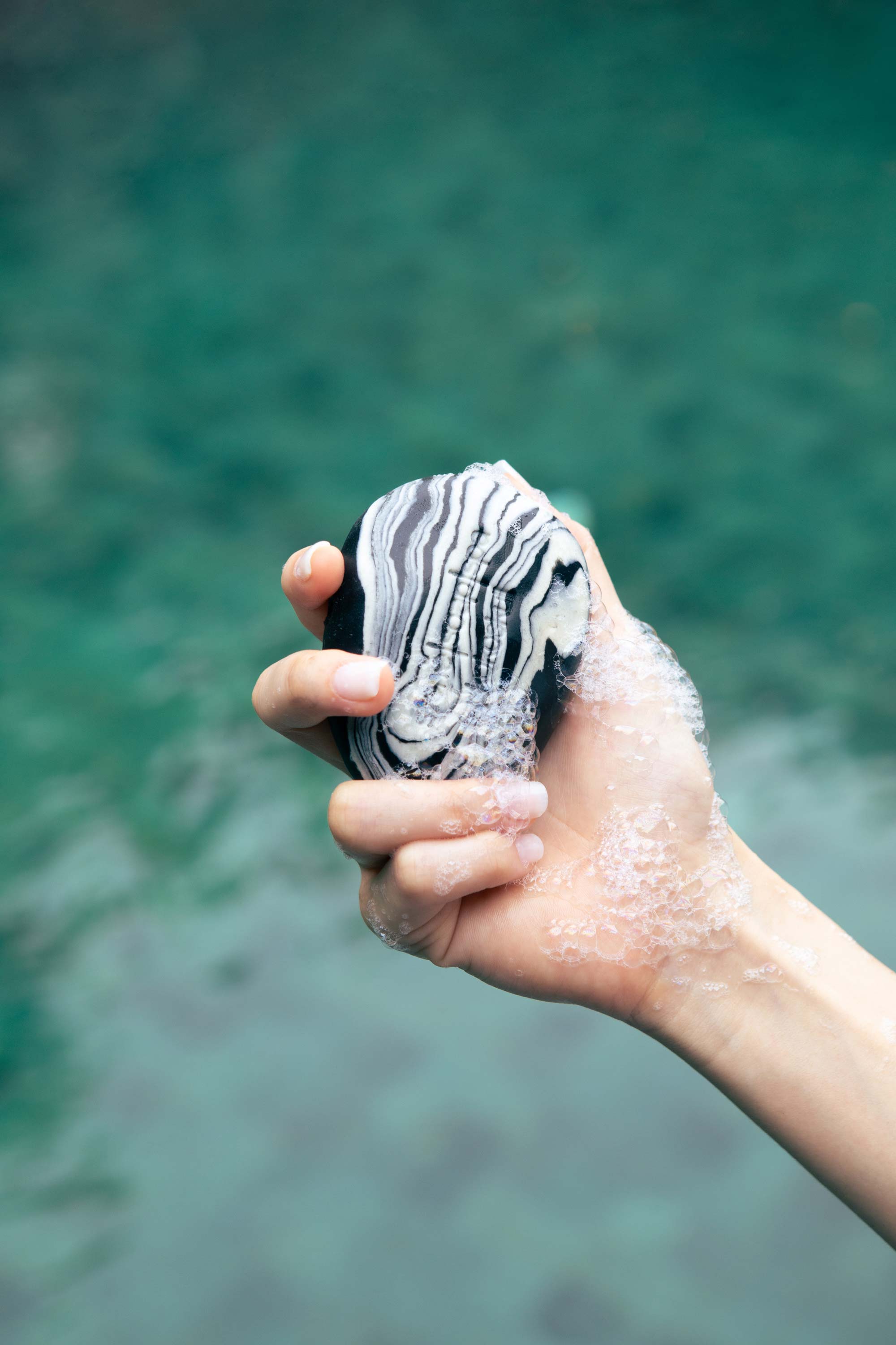 Kokoskull - Mot uren hud